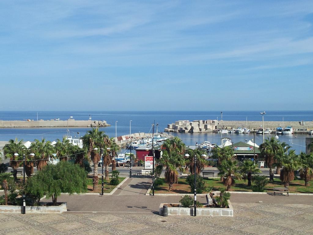 Casa Vacanze Laura Isola delle Femmine Exterior foto